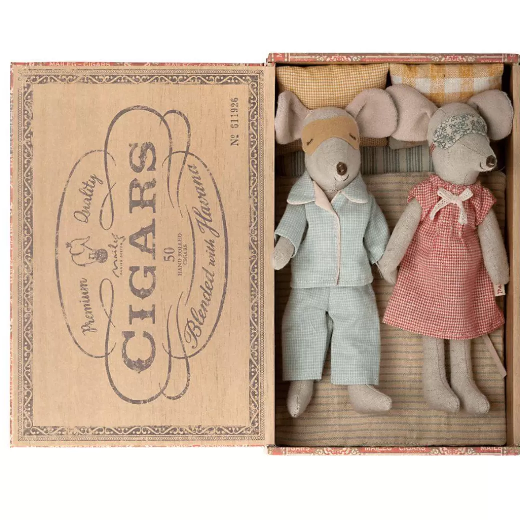 Maileg Stuffed Animals>Mom And Dad Mice In A Cigar Box